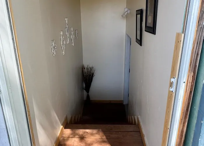 Apartamento Stays, Your Stay! 415 B Down Stairs