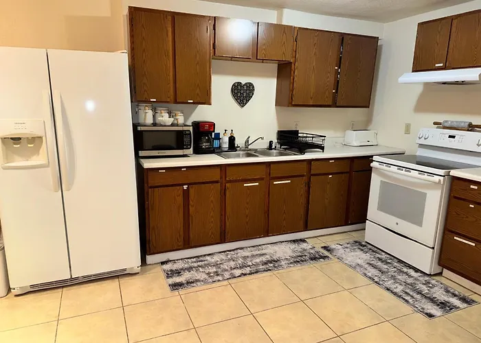 Stays, Your Stay! 415 B Down Stairs *
